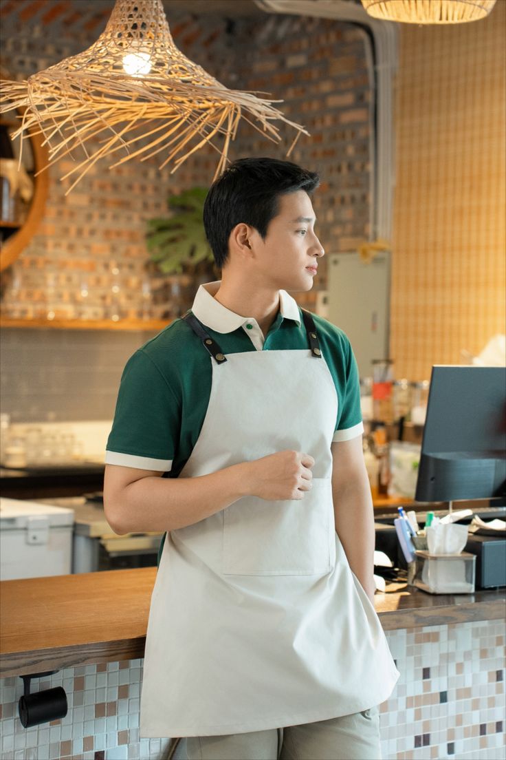 áo polo quán cafe phối tạp dề